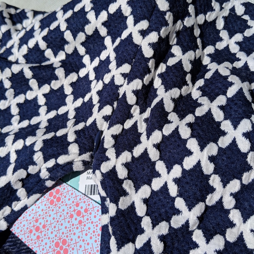 NWT Patterned Ladies Dress - Picture 2 of 6